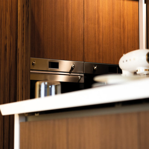 Twin GmbH Innenarchitektur in Bad Homburg mit einer Küche im Showroom.